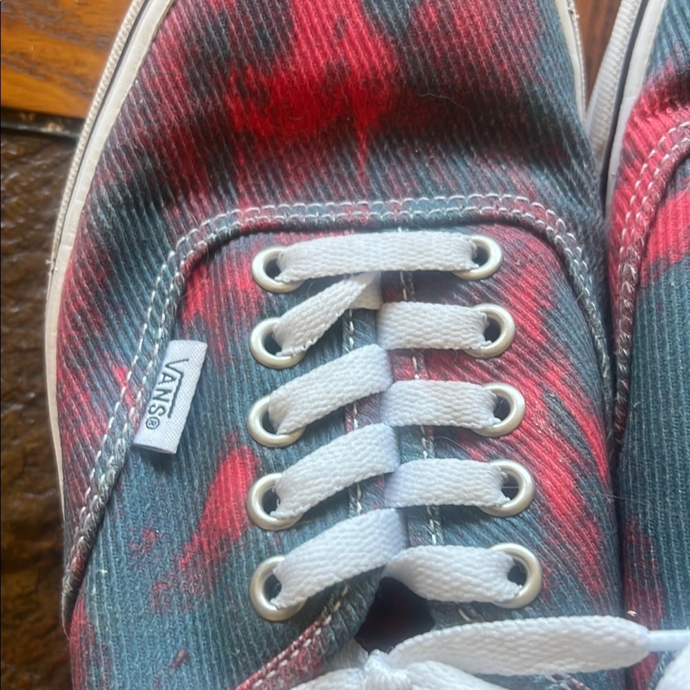 Vans Tie-Dye Red and Black Sneakers men’s 7.5 NWOT - Picture 7 of 8